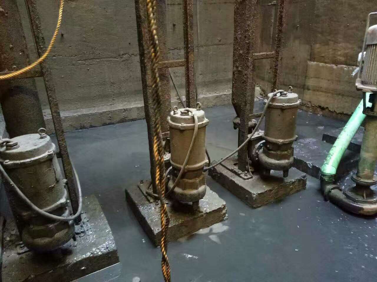 东风污水池清理